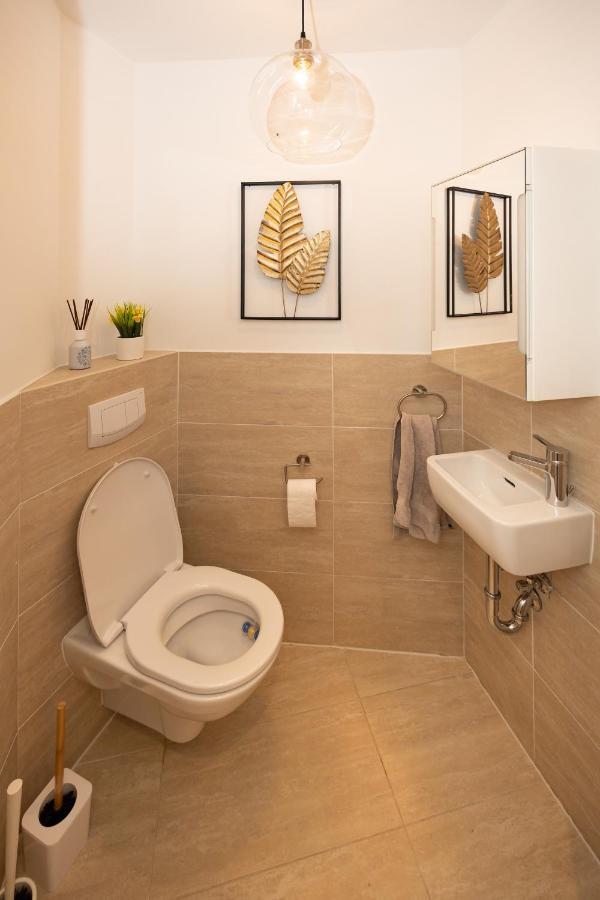Rooftop Cozy Apartment Near Innerstadt With Ac Wien Exterior foto