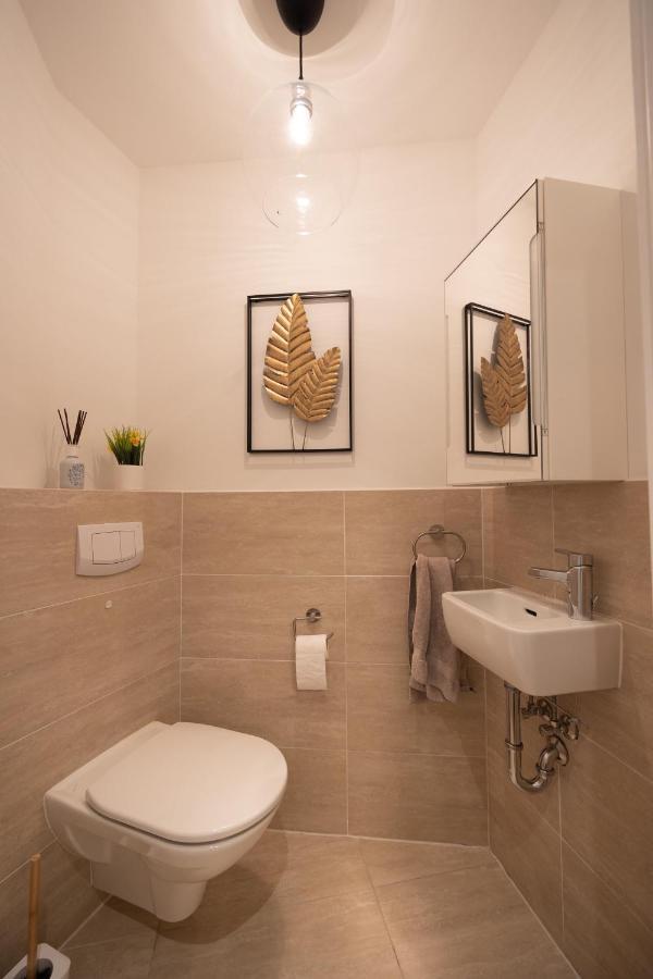 Rooftop Cozy Apartment Near Innerstadt With Ac Wien Exterior foto